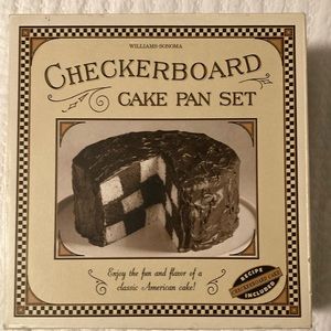 NIB Williams Sonoma Checkerboard 9” Cake Pan.